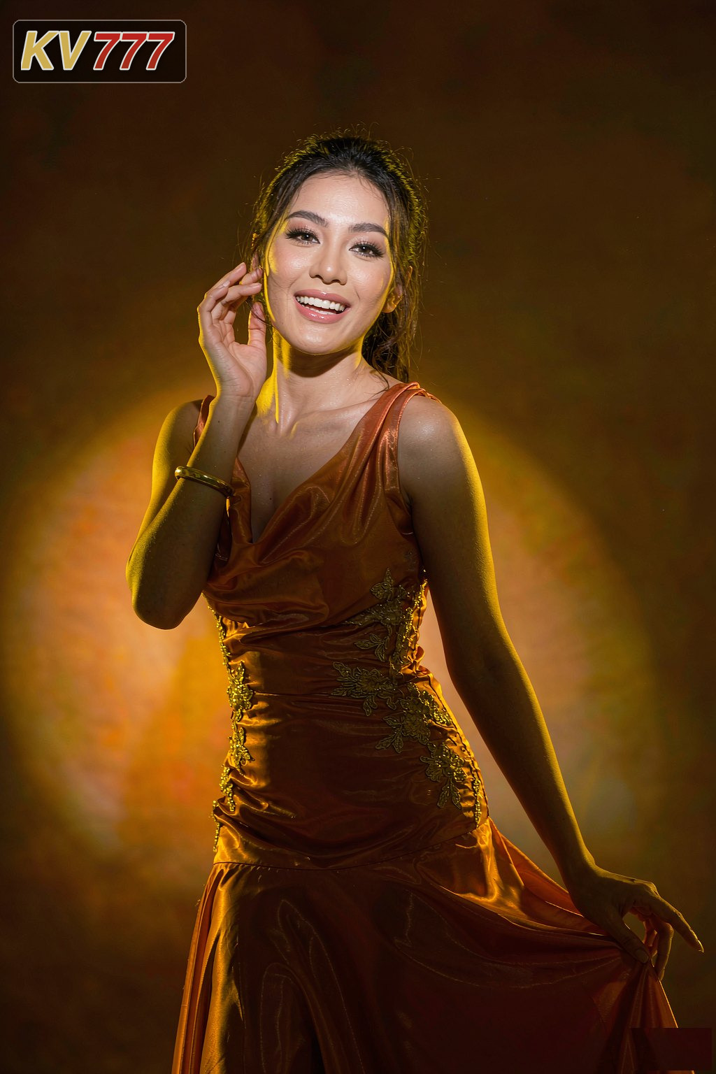 ပင်မစာမျက်နှာပုံ ၆